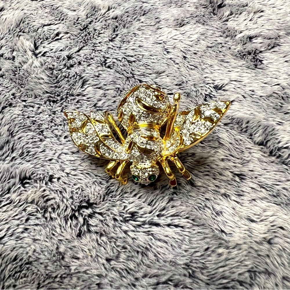 Joan Rivers Limited Edition Crystal Clear Rhinestone Dazzling Bee Pin Signed